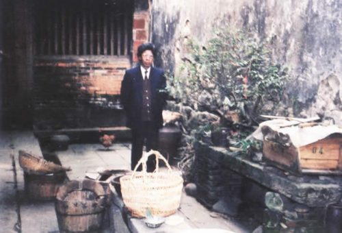 方世培祖師故居后廳天井一角